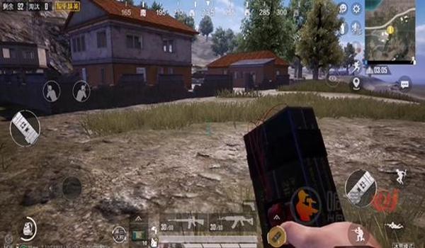 和平精英鸭腿辅助怎么用